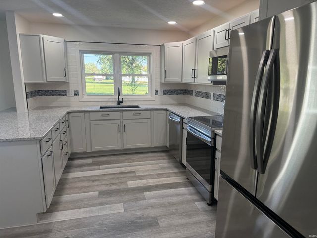 1208 N Mulberry Street, Hartford City, IN 47348