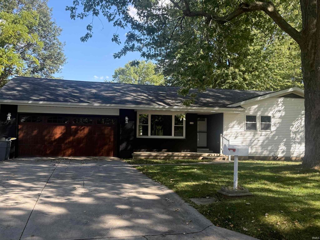 1208 N Mulberry Street, Hartford City, IN 47348