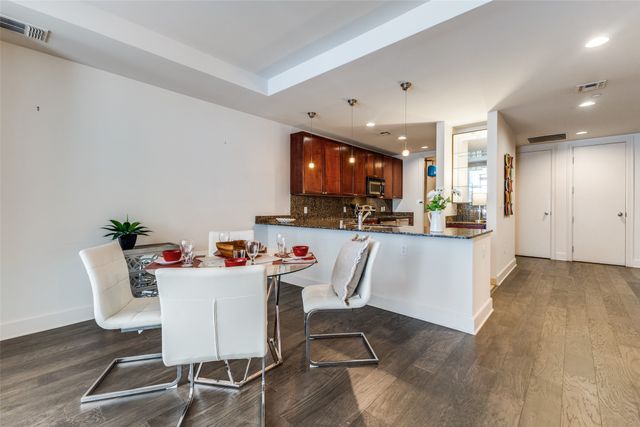 1505 Elm Street 204, Dallas, TX 75201