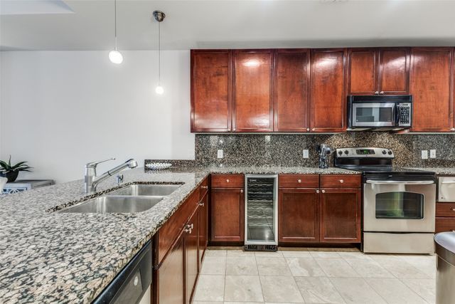 1505 Elm Street 204, Dallas, TX 75201