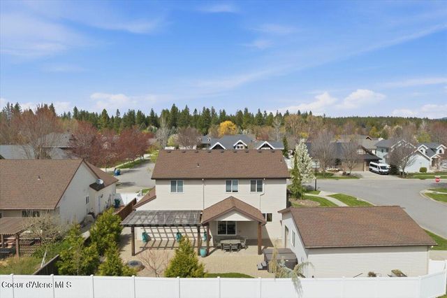 621 E Round Up CIR, Hayden, ID 83835
