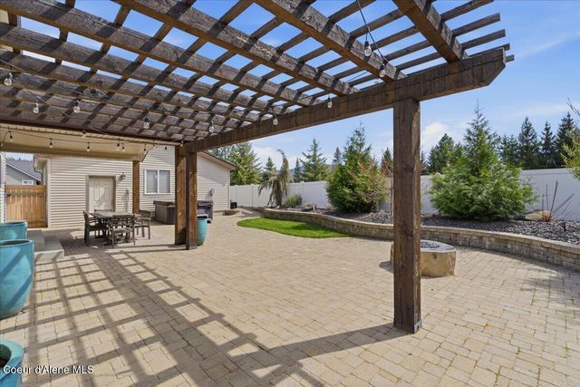 621 E Round Up CIR, Hayden, ID 83835