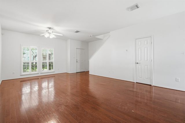 806 W Heights Hollow Lane, Houston, TX 77007
