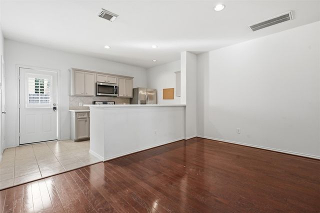 806 W Heights Hollow Lane, Houston, TX 77007