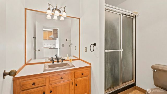 2305 E Lake Sammamish Place SE, Sammamish, WA 98075