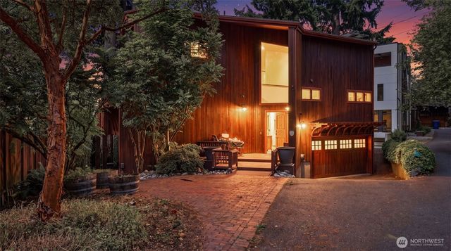 2305 E Lake Sammamish Place SE, Sammamish, WA 98075