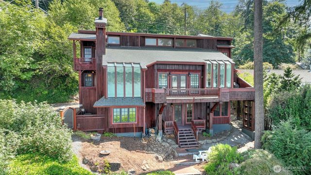 2305 E Lake Sammamish Place SE, Sammamish, WA 98075