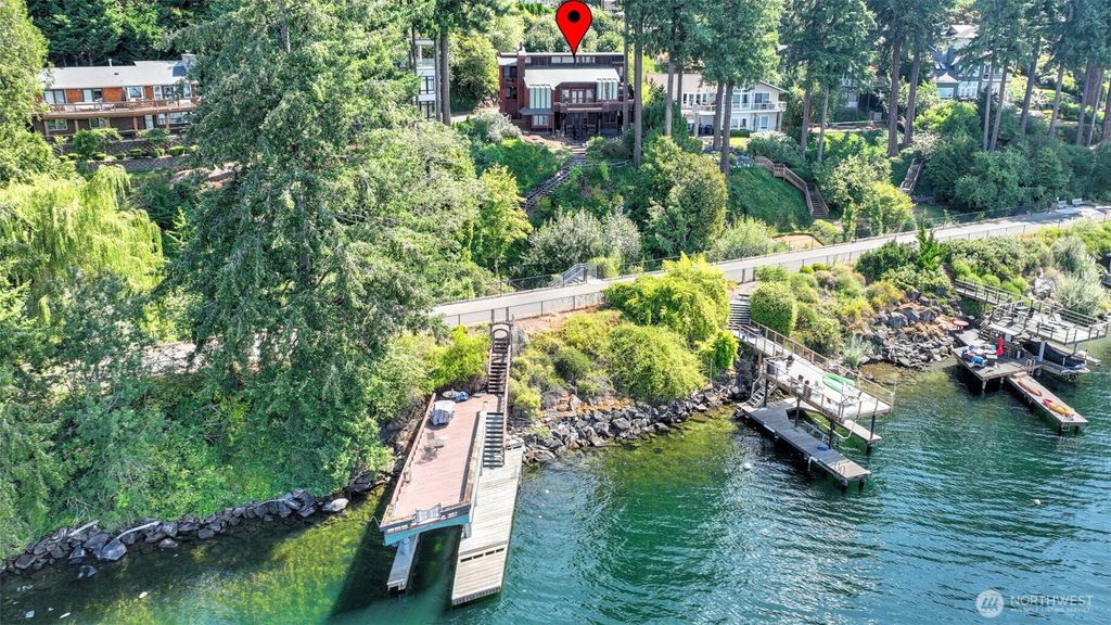 2305 E Lake Sammamish Place SE, Sammamish, WA 98075
