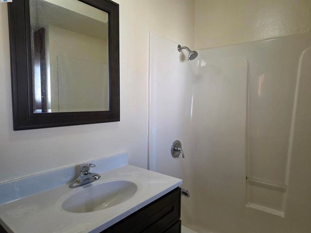 1821 13Th Ave, Oakland, CA 94606