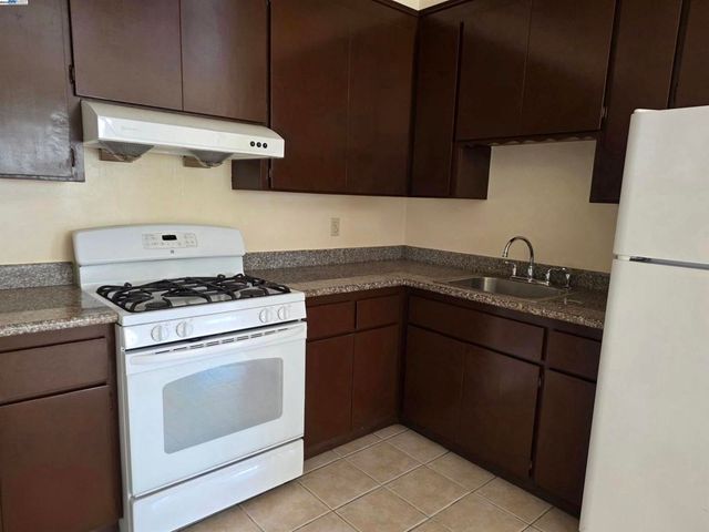 1821 13Th Ave, Oakland, CA 94606