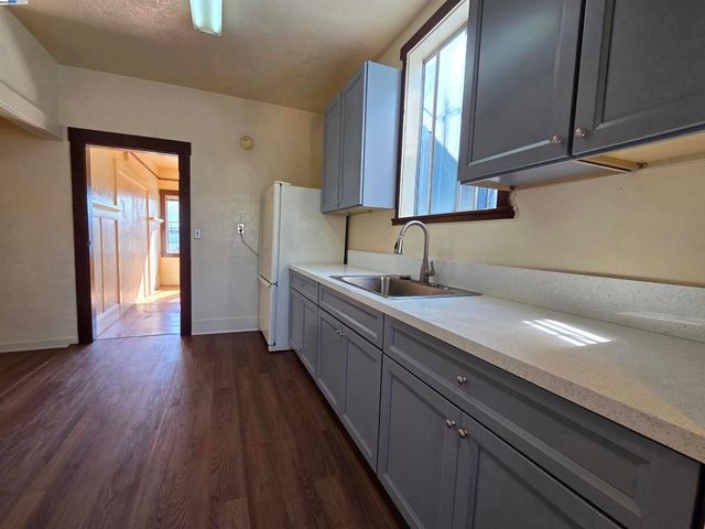 1821 13Th Ave, Oakland, CA 94606