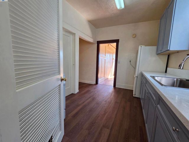 1821 13Th Ave, Oakland, CA 94606