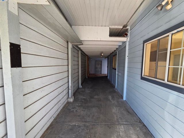 1821 13Th Ave, Oakland, CA 94606