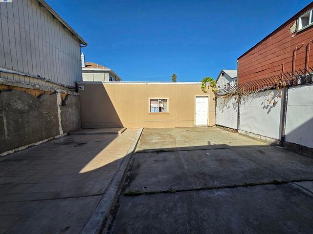 1821 13Th Ave, Oakland, CA 94606