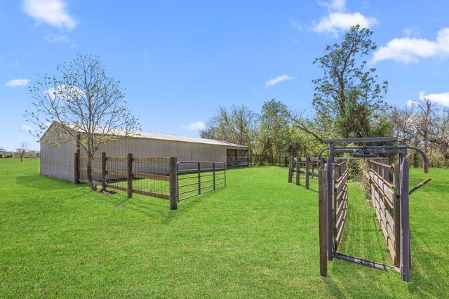 4710 County Road 121, Wharton, TX 77488
