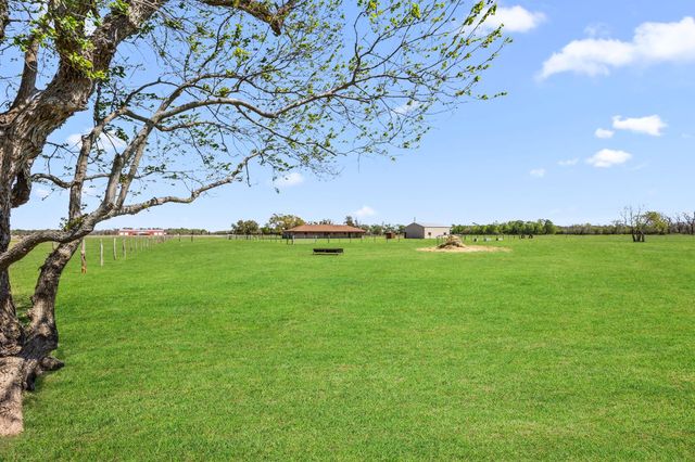 4710 County Road 121, Wharton, TX 77488