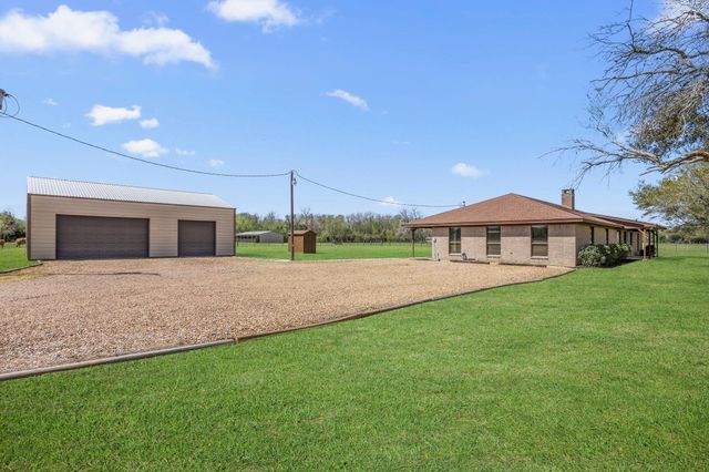4710 County Road 121, Wharton, TX 77488