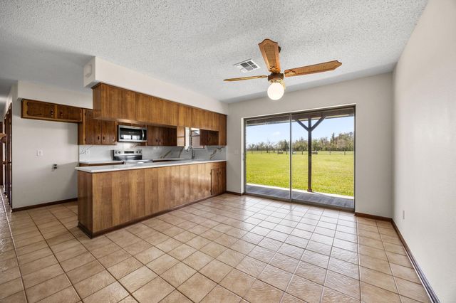 4710 County Road 121, Wharton, TX 77488