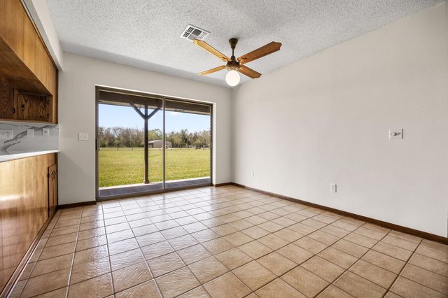 4710 County Road 121, Wharton, TX 77488