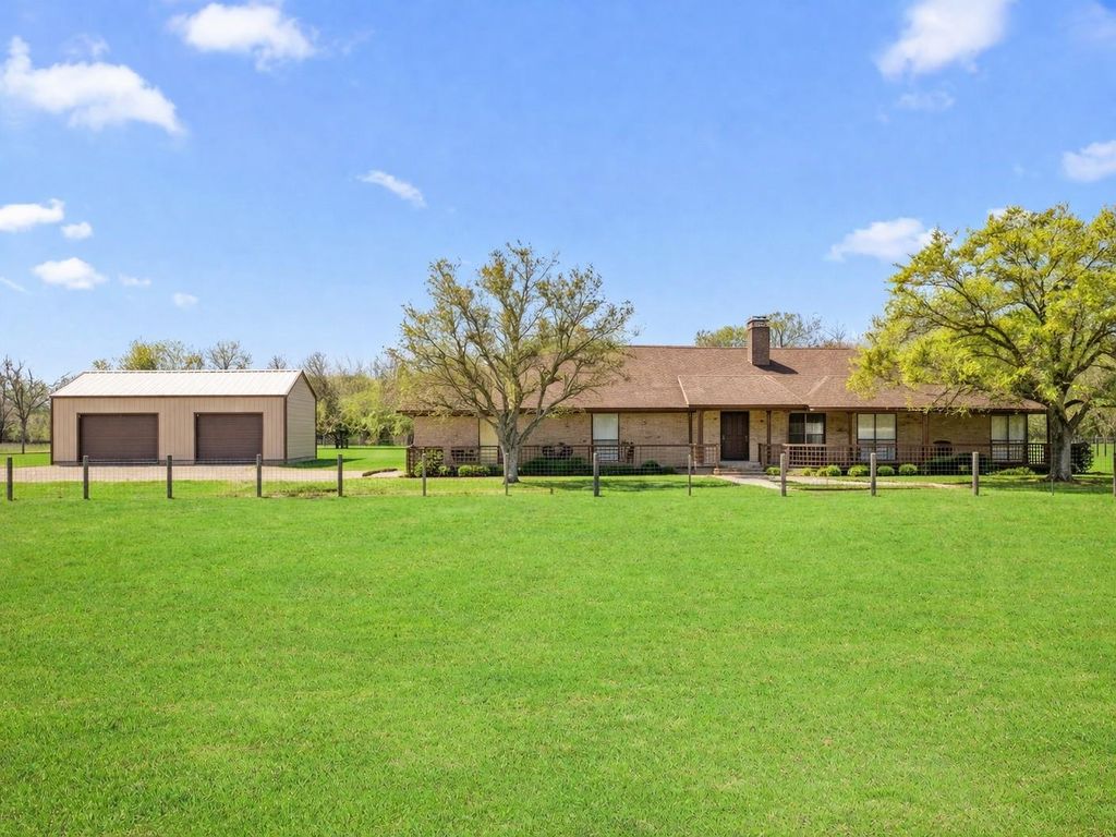 4710 County Road 121, Wharton, TX 77488