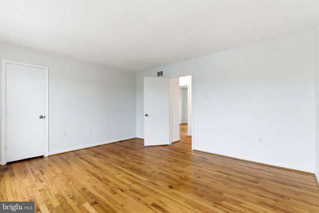 233 NOTTOWAY DR, Stephens City, VA 22655