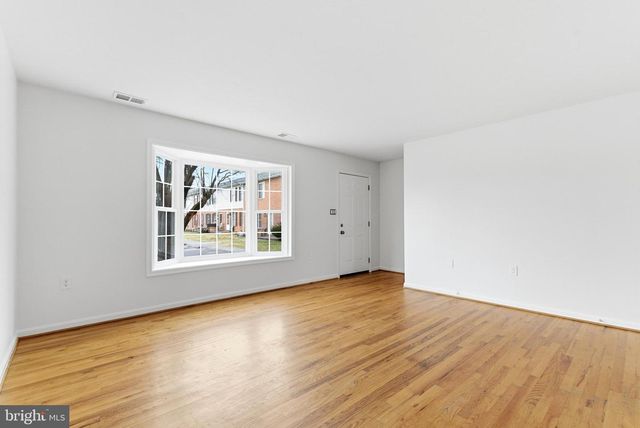 233 NOTTOWAY DR, Stephens City, VA 22655