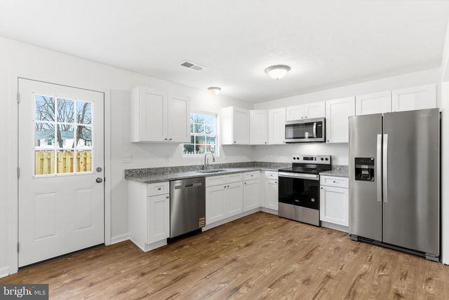 233 NOTTOWAY DR, Stephens City, VA 22655