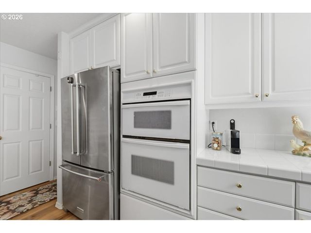 425 Ne ROTH St, Portland, OR 97211