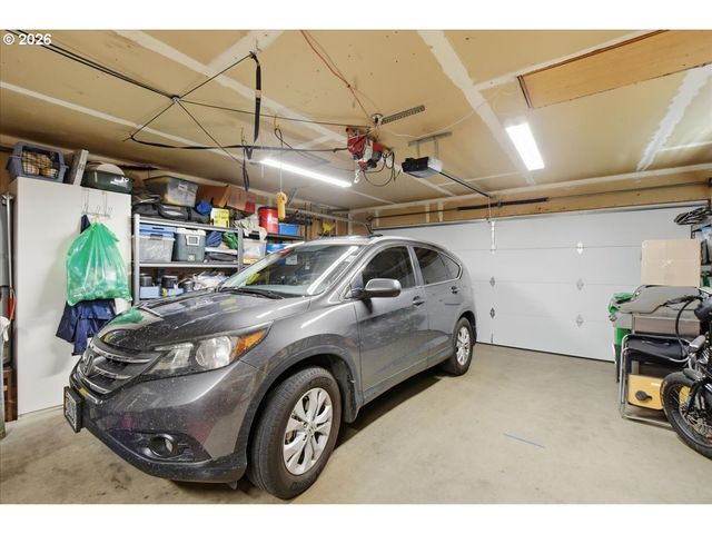 425 Ne ROTH St, Portland, OR 97211