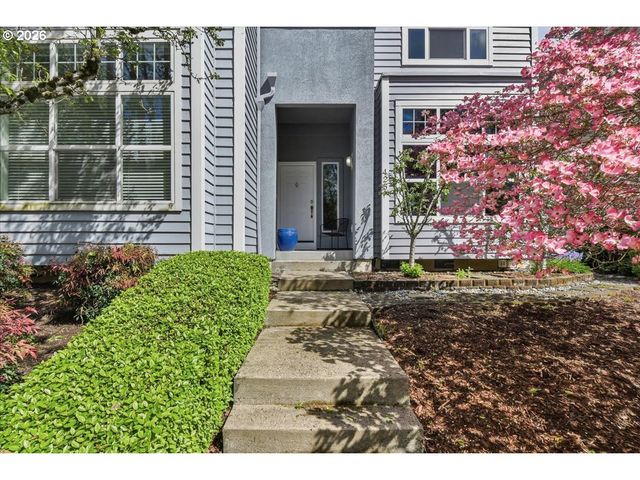 425 Ne ROTH St, Portland, OR 97211