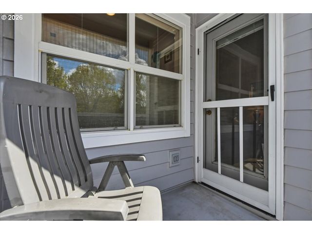 425 Ne ROTH St, Portland, OR 97211