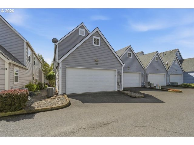 425 Ne ROTH St, Portland, OR 97211