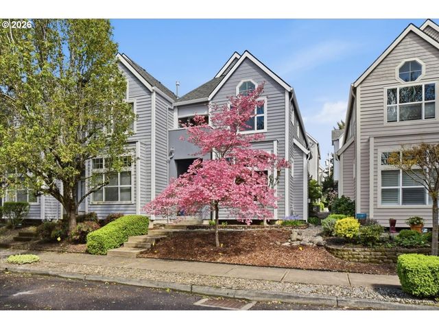 425 Ne ROTH St, Portland, OR 97211