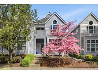 425 Ne ROTH St, Portland, OR 97211