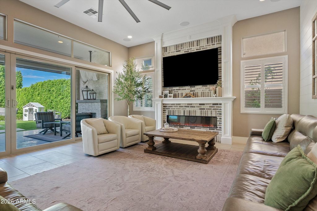 Image 11 of property listing at 9456 W Monte Lindo --, Peoria, AZ 85383