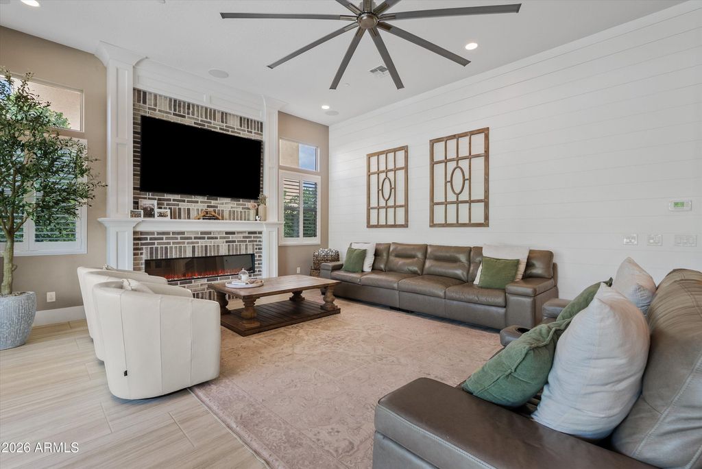 Image 9 of property listing at 9456 W Monte Lindo --, Peoria, AZ 85383