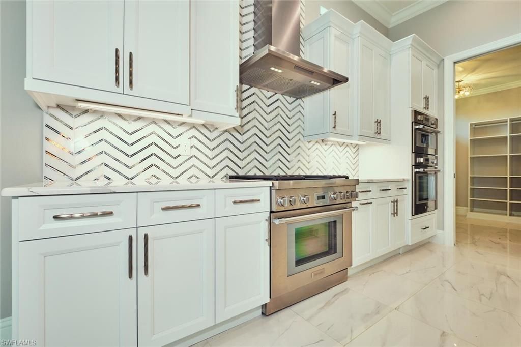 Image 22 of property listing at 3309 SW 2nd LN, Cape Coral, FL 33991