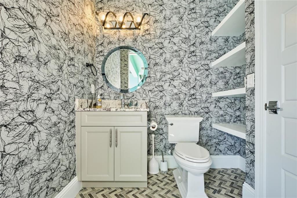 Image 28 of property listing at 3309 SW 2nd LN, Cape Coral, FL 33991