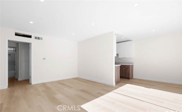 7961 Willis Avenue 18, Panorama City (los Angeles), CA 91402