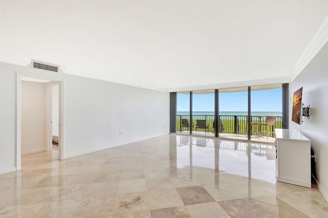 400 Beach Road 103, Tequesta, FL 33469