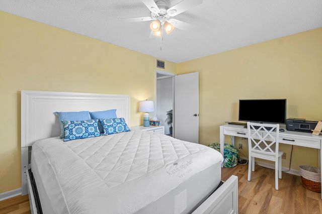 302 Knotty Pine Circle A-2, Greenacres, FL 33463