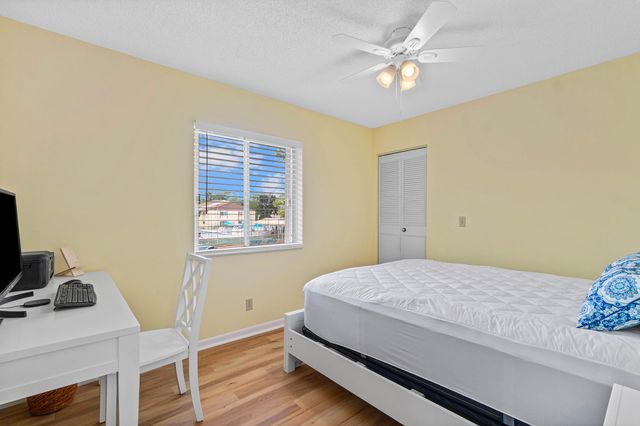 302 Knotty Pine Circle A-2, Greenacres, FL 33463