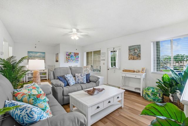 302 Knotty Pine Circle A-2, Greenacres, FL 33463