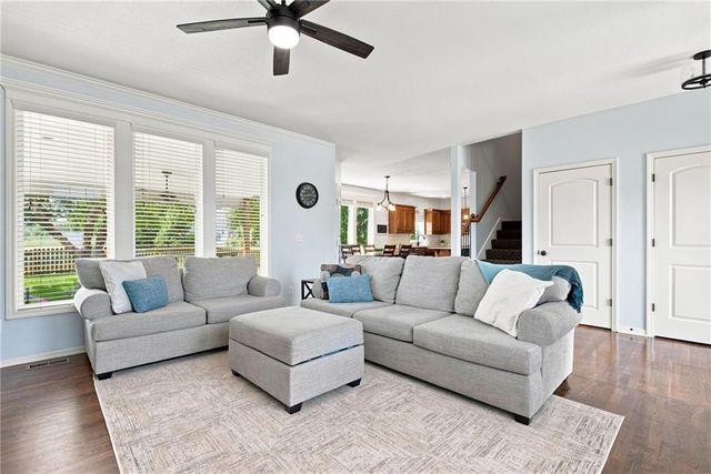 16584 S Lind Road, Olathe, KS 66062