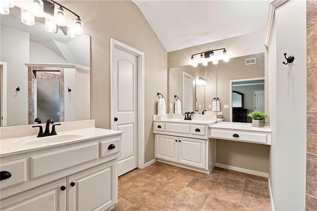 16584 S Lind Road, Olathe, KS 66062