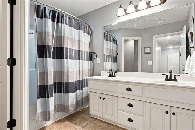 16584 S Lind Road, Olathe, KS 66062