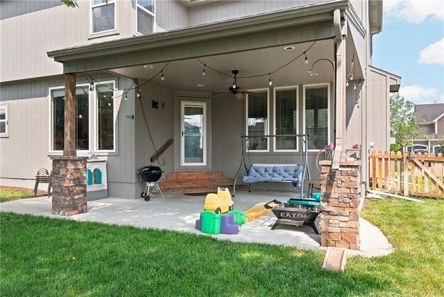 16584 S Lind Road, Olathe, KS 66062