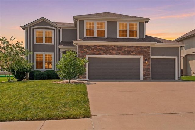 16584 S Lind Road, Olathe, KS 66062
