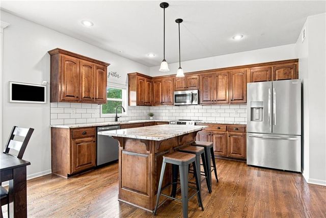 16584 S Lind Road, Olathe, KS 66062