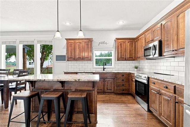 16584 S Lind Road, Olathe, KS 66062